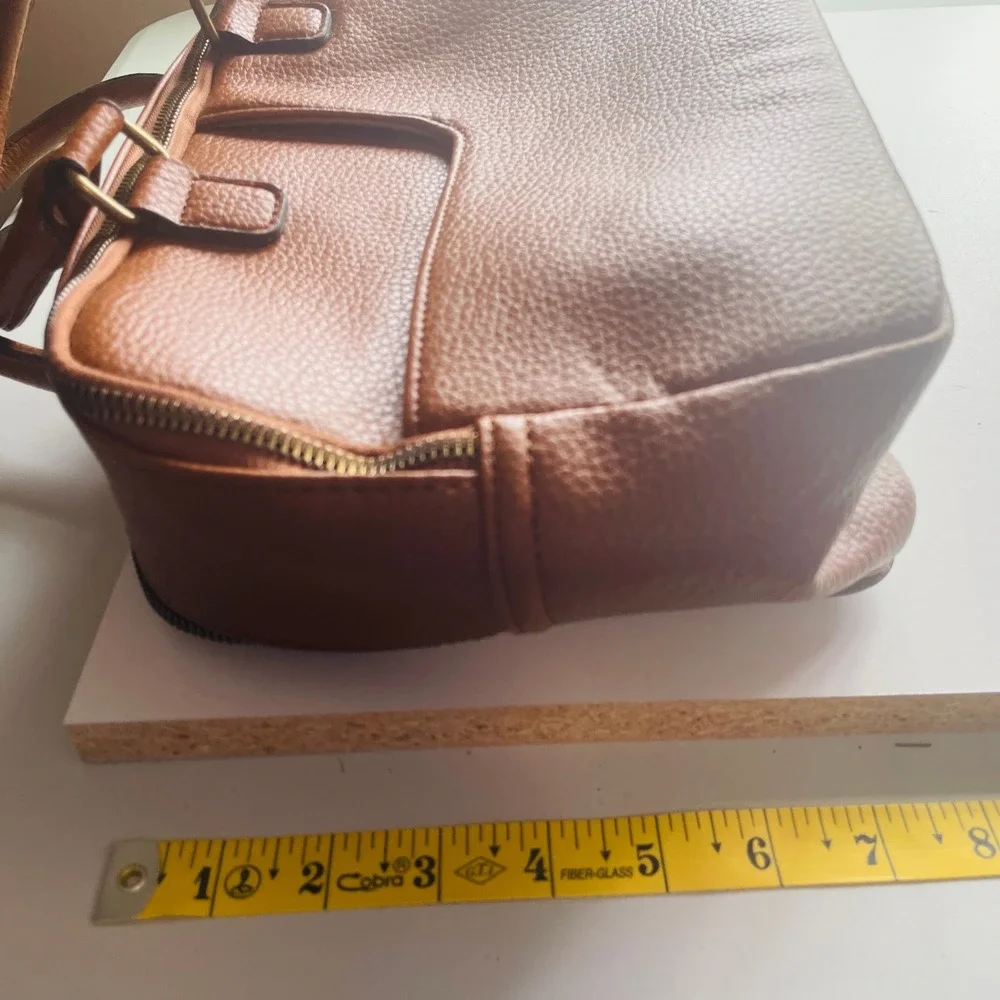 White Mountain Y2K Boho Pebble Vegan Leather Satchel Purse Hand Bag Multi Pocket